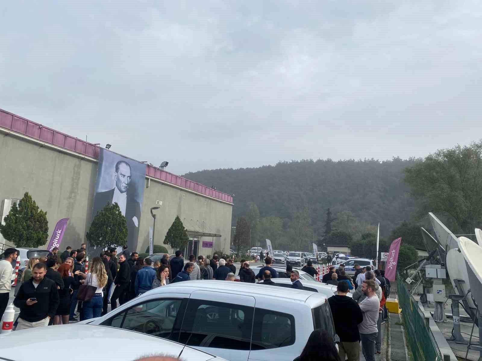 beIN Sports’u basmaya gelen kişinin üzerindeki silah oyuncak çıktı