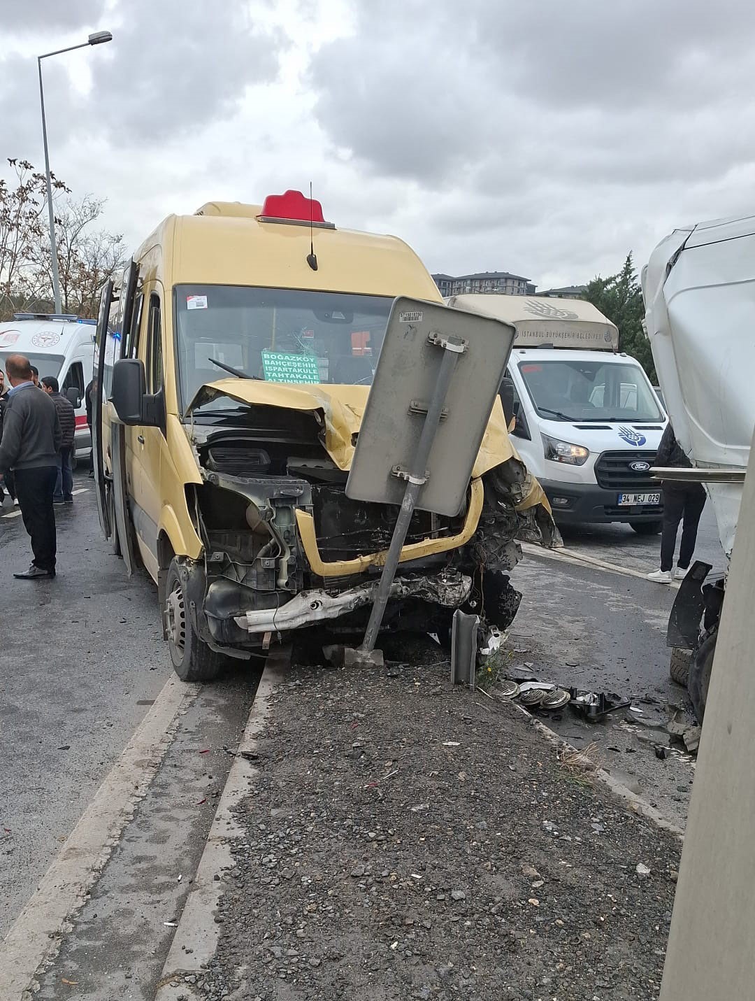 Başakşehir’de zincirleme kaza: 12 yaralı