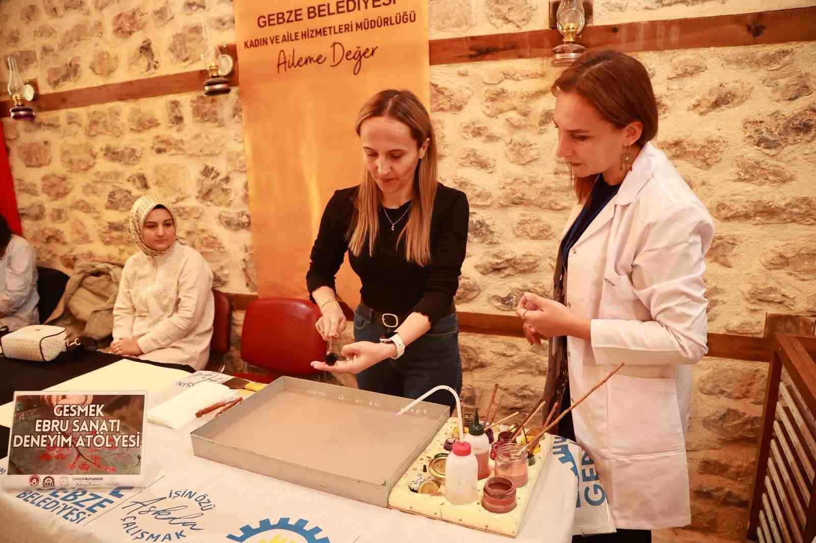 Tarihi mekanda "ebru" etkinliği