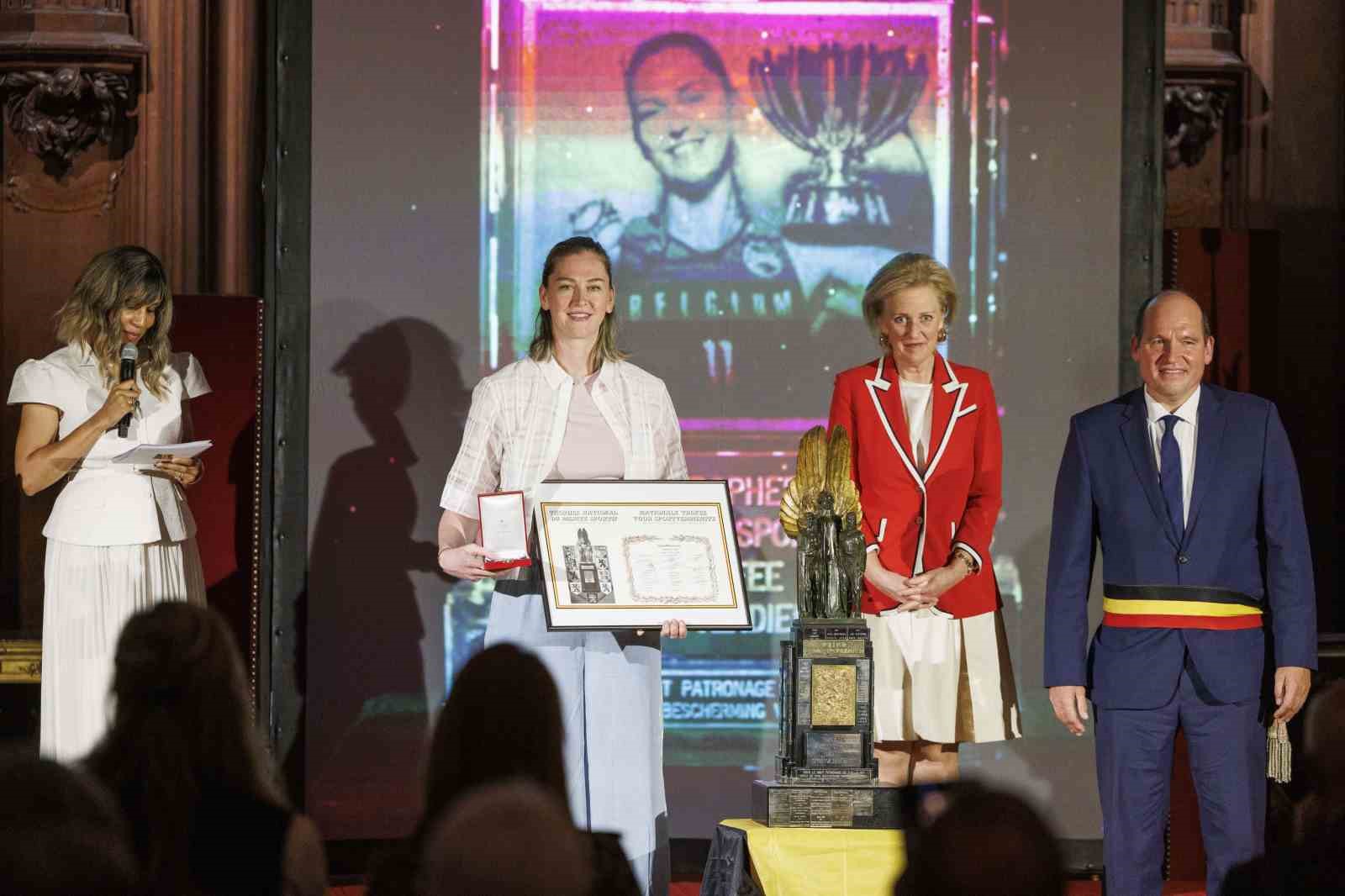 Fenerbahçeli Emma Meesseman, ülkesi Belçika’da onurlandırıldı