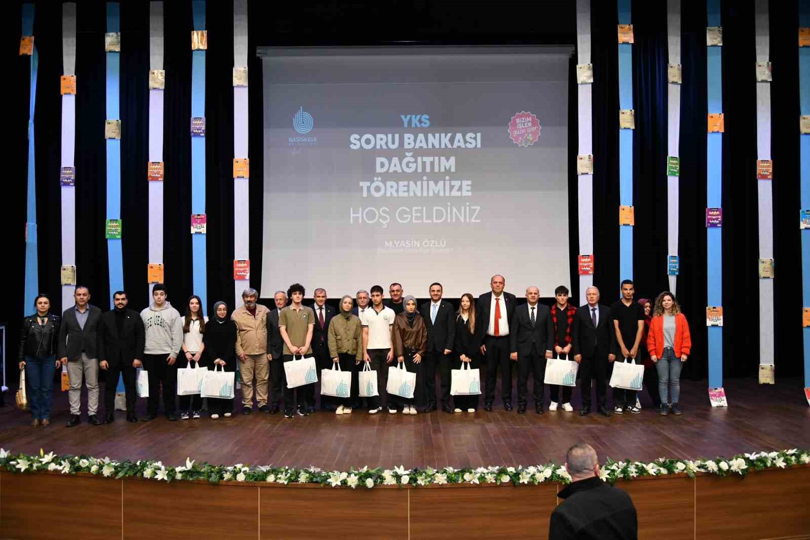 Başiskele’de 1219 öğrenciye YKS soru bankası desteği
