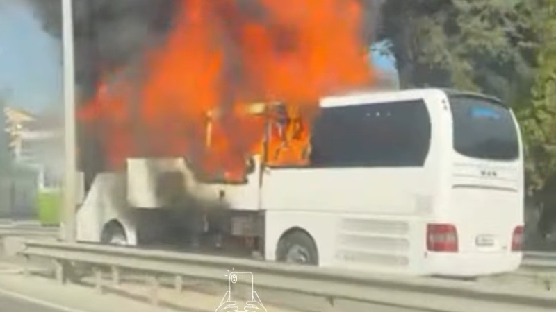 Yolcu otobüsü alevlere teslim oldu