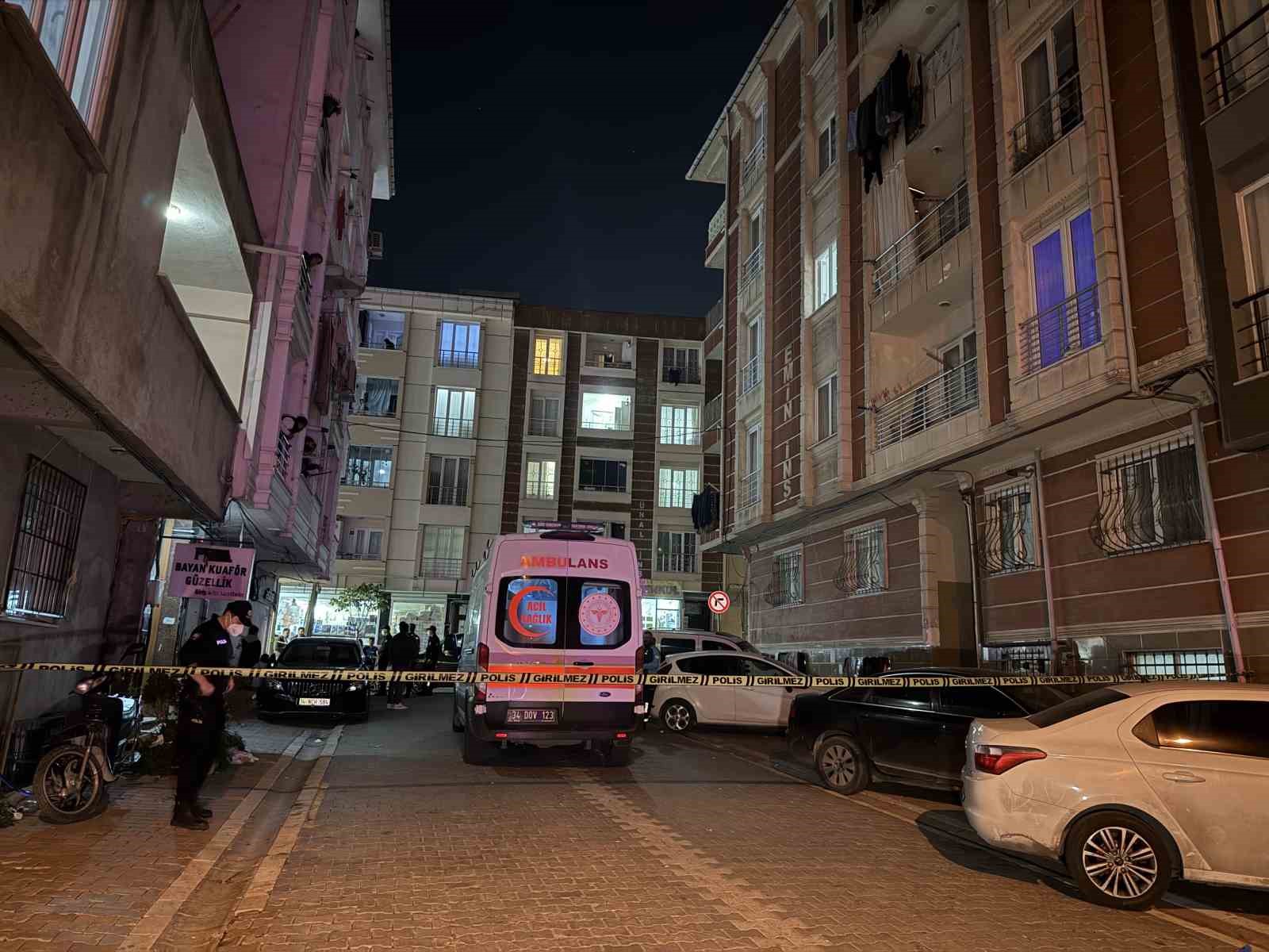 Esenyurt’ta binada yapılan ilaçlama nedeniyle biri bebek 4 kişi hastanelik oldu
