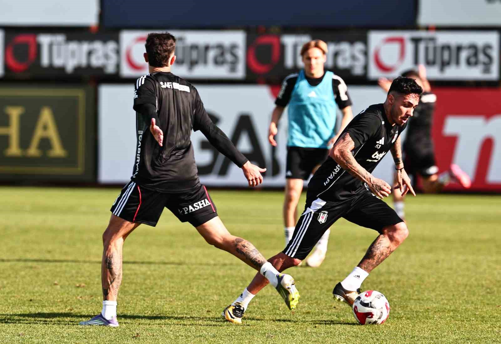 Beşiktaş kondisyon ve taktik çalıştı