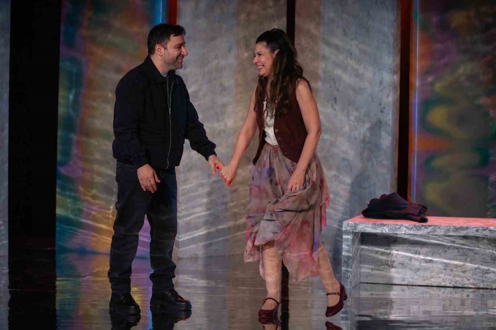 Şehir Tiyatroları, "Unutmak" oyunuyla göz doldurdu
