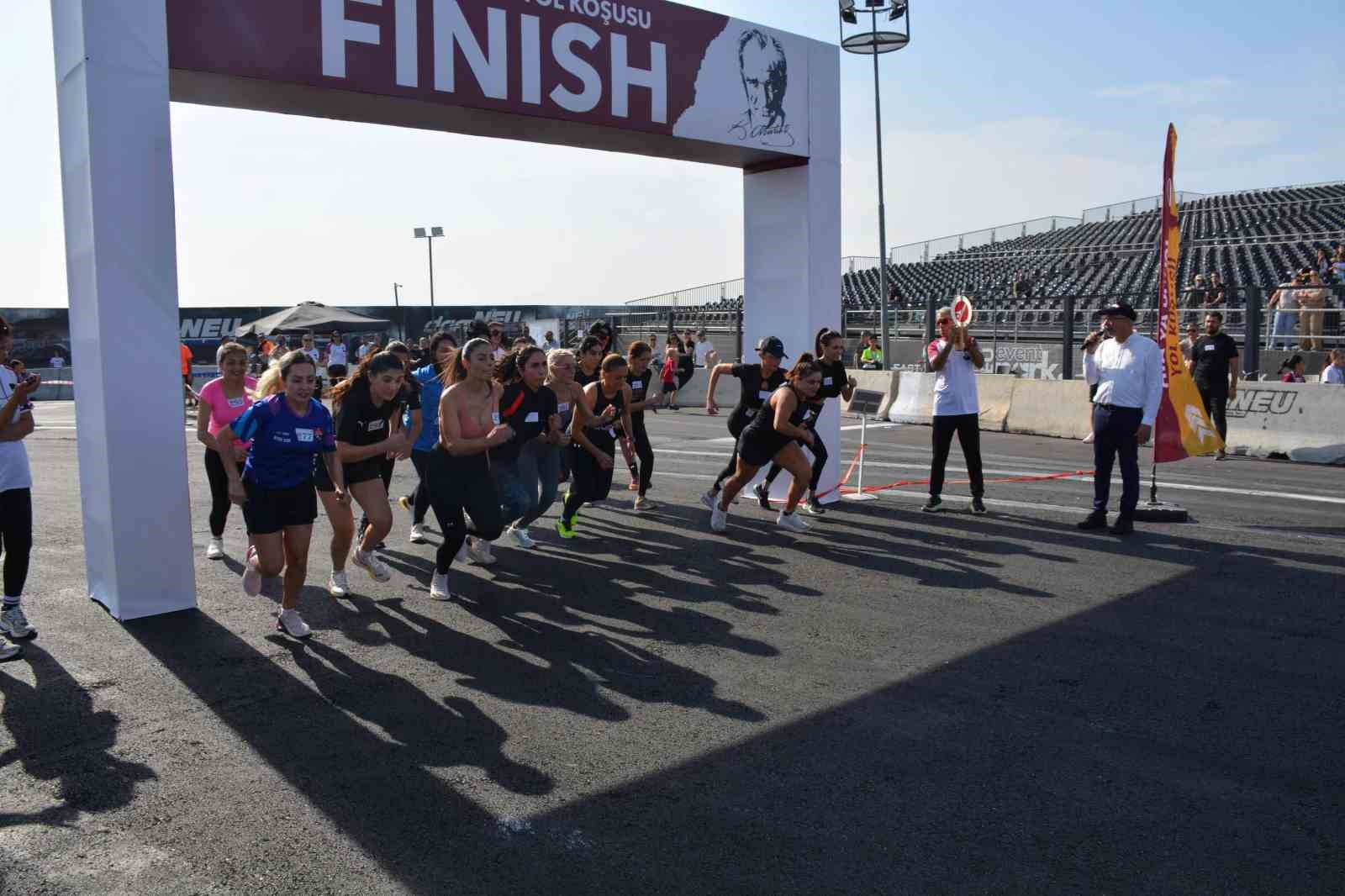 Ata’ya Saygı Yol Koşusu rekor katılımla gerçekleştirildi
