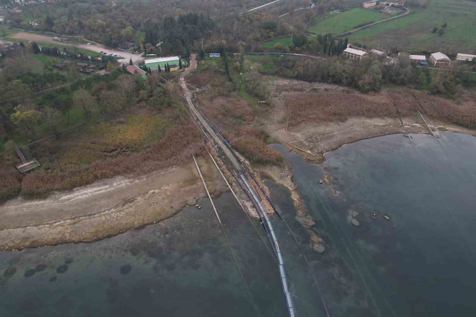 Sapanca Gölü her gün santim santim yok oluyor