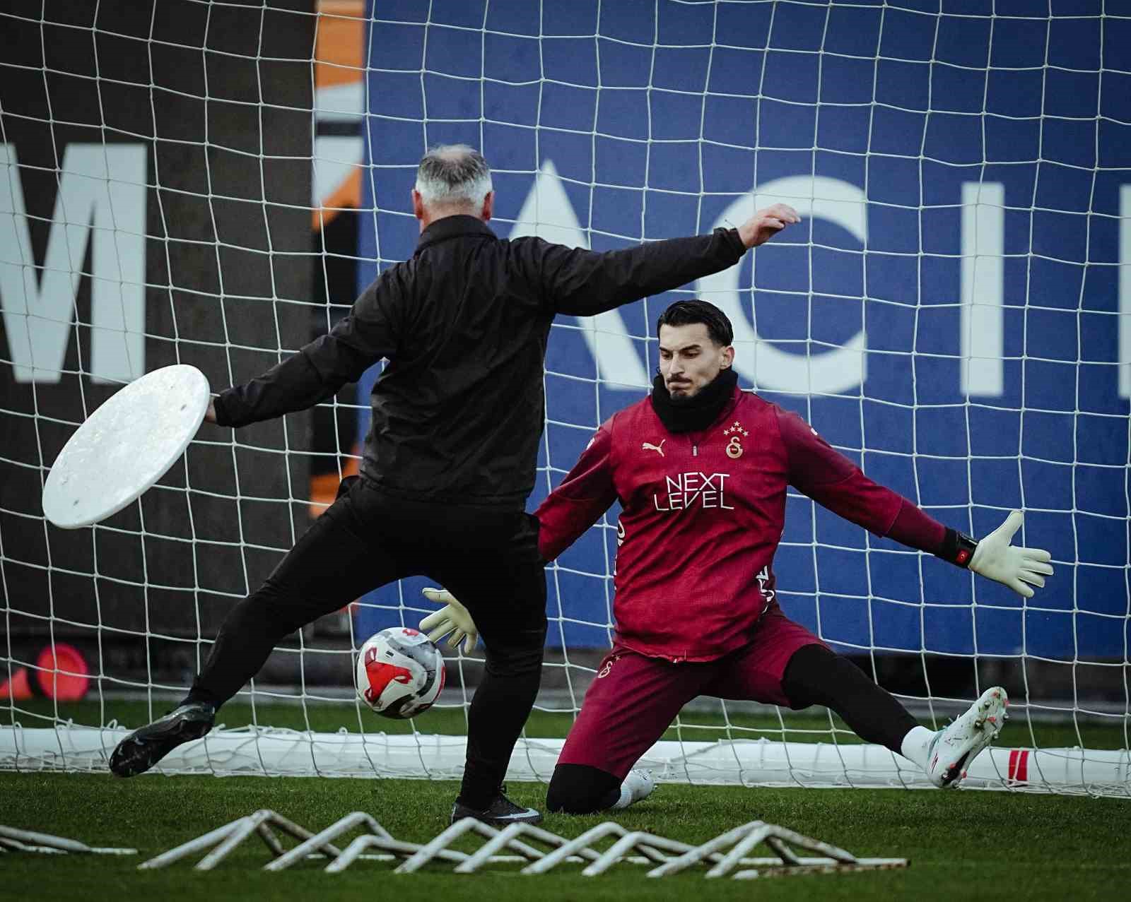 Galatasaray, Samsunspor maçı hazırlıklarını tamamladı
