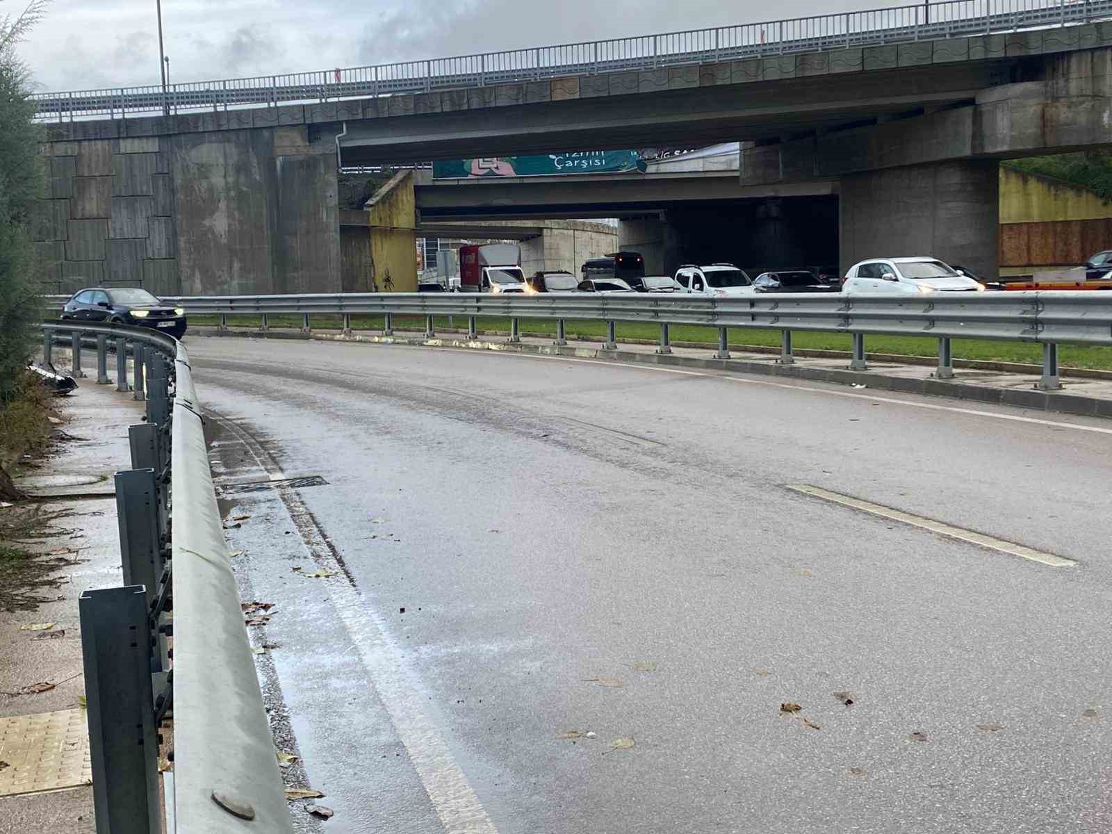 İzmit'te korkunç kaza, sürücü hayatını kaybetti...