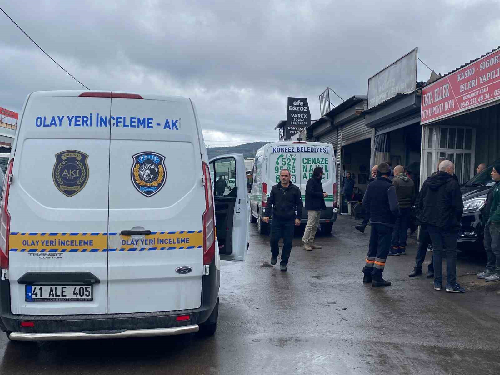 Üşümesin diye dükkanına davet ettiği arkadaşını ölü buldu