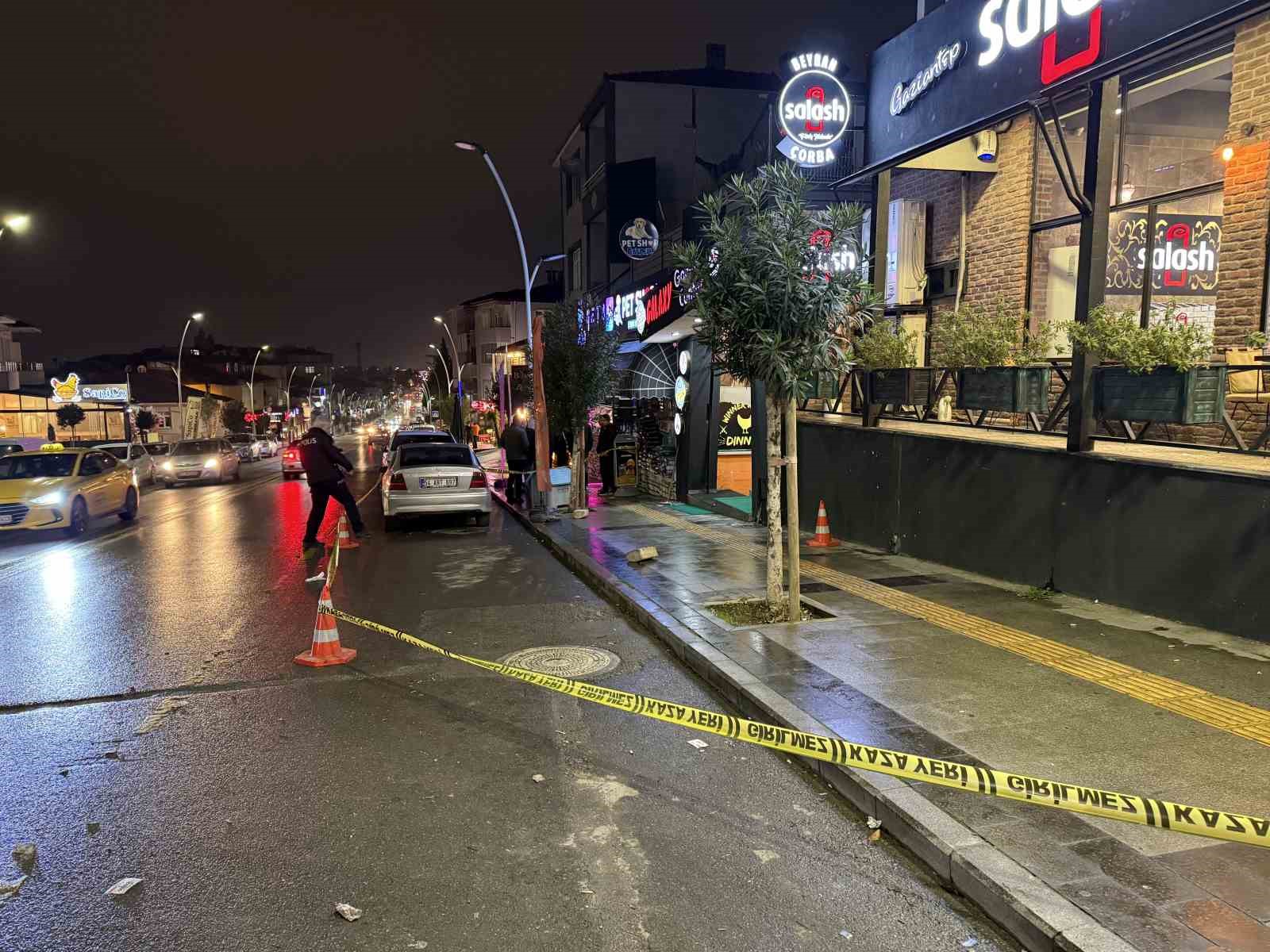 İki esnaf arasında çıkan silahlı kavgada 1 kişi öldü, 1 kişi yaralandı