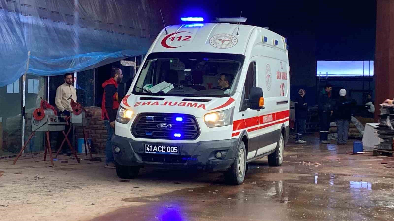 Boş akvaryuma düşen işçi yaralandı