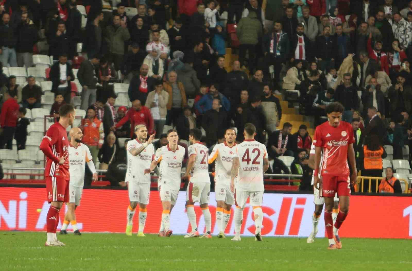 Mauro Icardi bu sezonki 8. golünü kaydetti