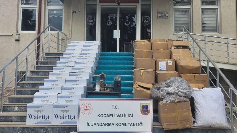 800 bin TL değerinde kaçak ürün ele geçirildi