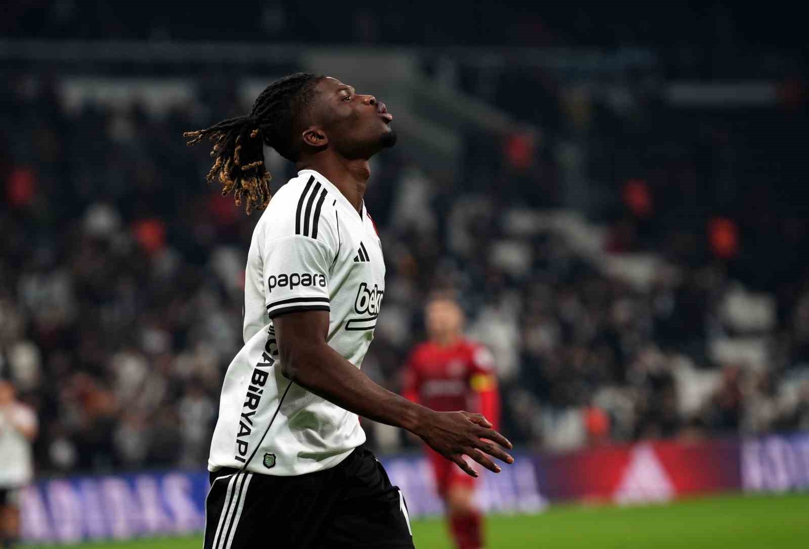 Beşiktaş büyük maçlarda skoru koruyamıyor