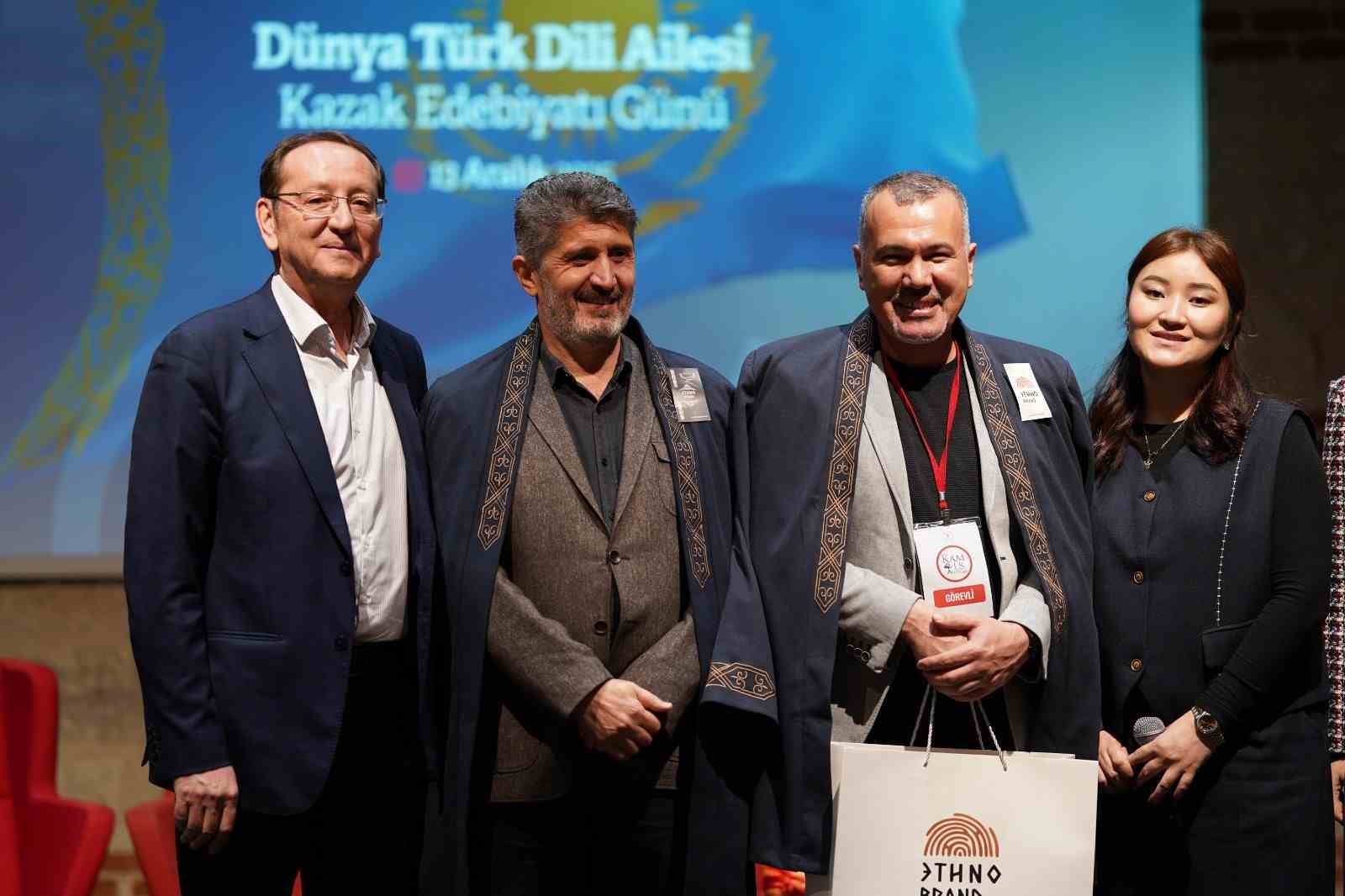 İstanbul’da Kazak edebiyatı rüzgarı esti
