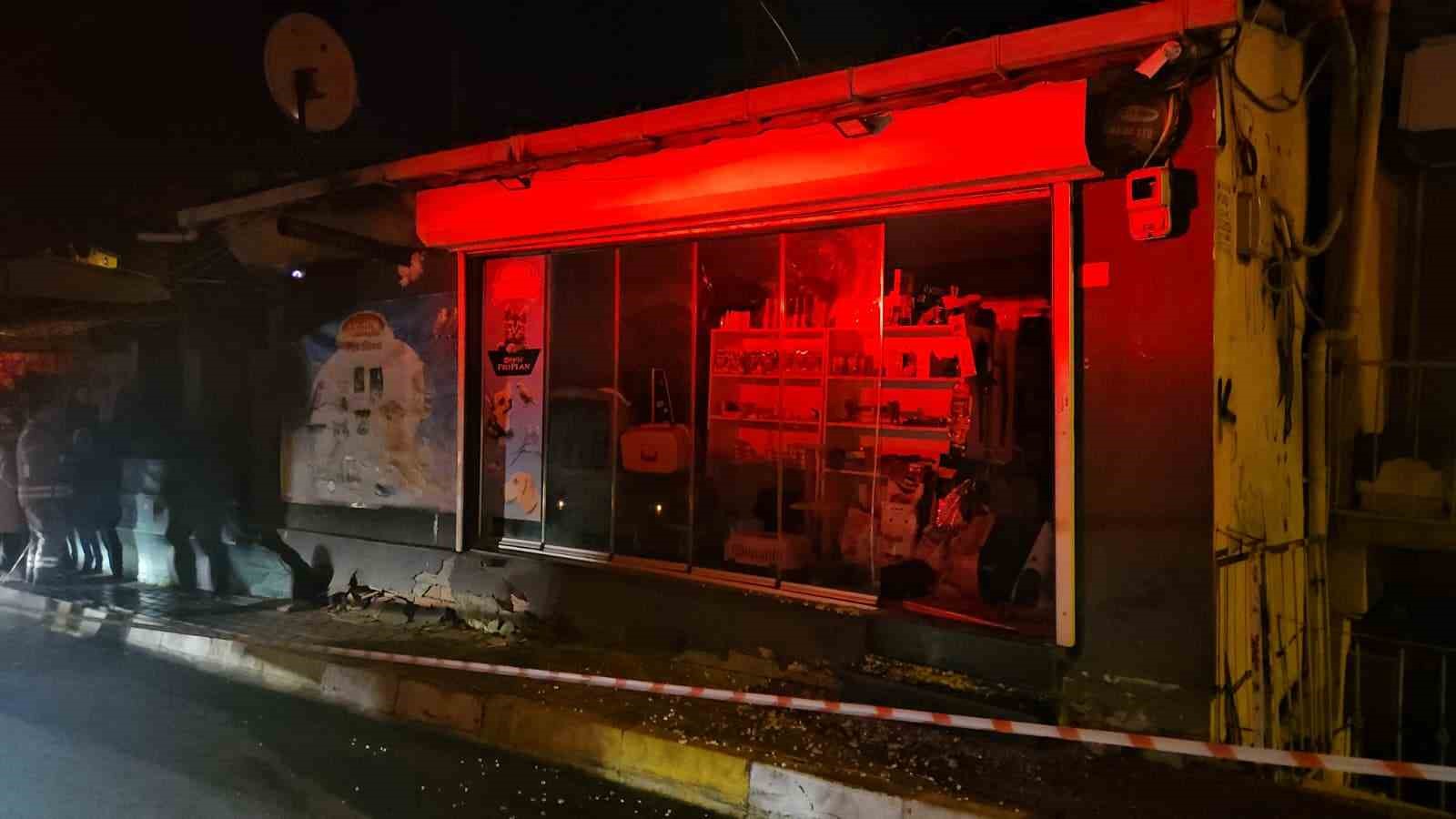 Sarıyer’de üst katı kayan bina gecekonduya yaslandı: Facianın eşiğinden dönüldü
