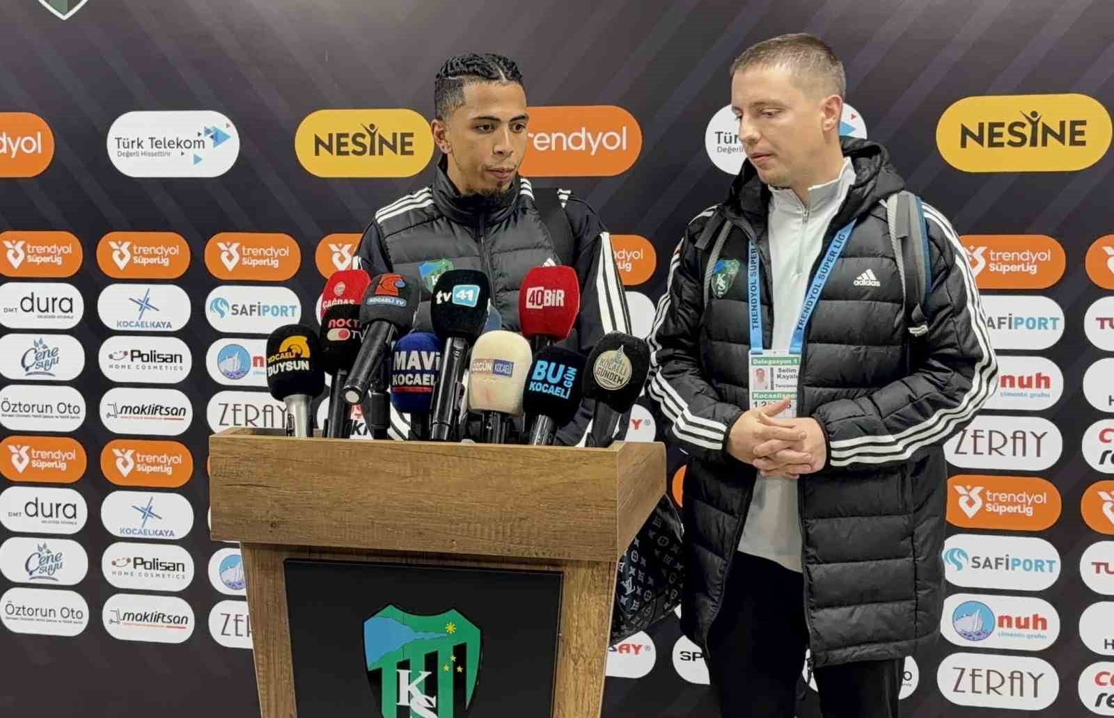 Rigoberto Rivas: "İlk yarıyı 3 puanla kapattığımız için mutluyuz"
