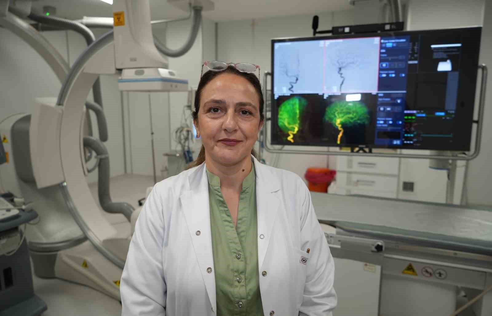 İnmede belirtilere dikkat: "1 dakika bile çok önemli"
