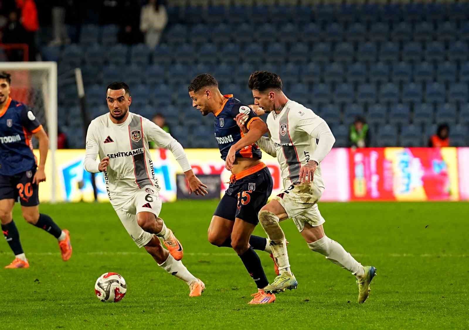 Trendyol Süper Lig: RAMS Başakşehir: 5 - Gaziantep FK: 1 (Maç sonucu)
