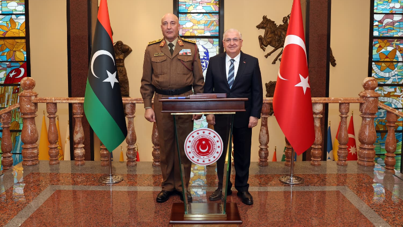 Libya Genelkurmay Başkanını taşıyan uçak düştü