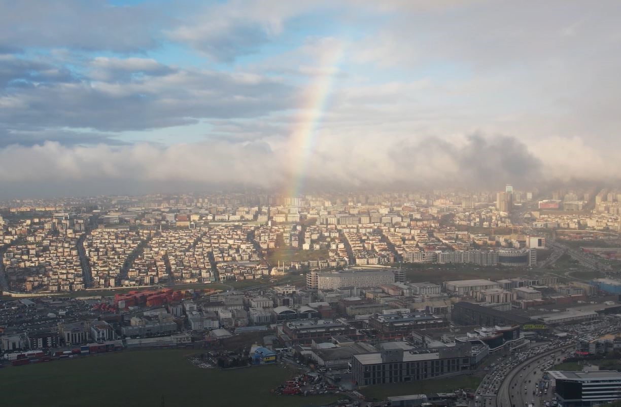 İstanbul’da gökkuşağı sürprizi
