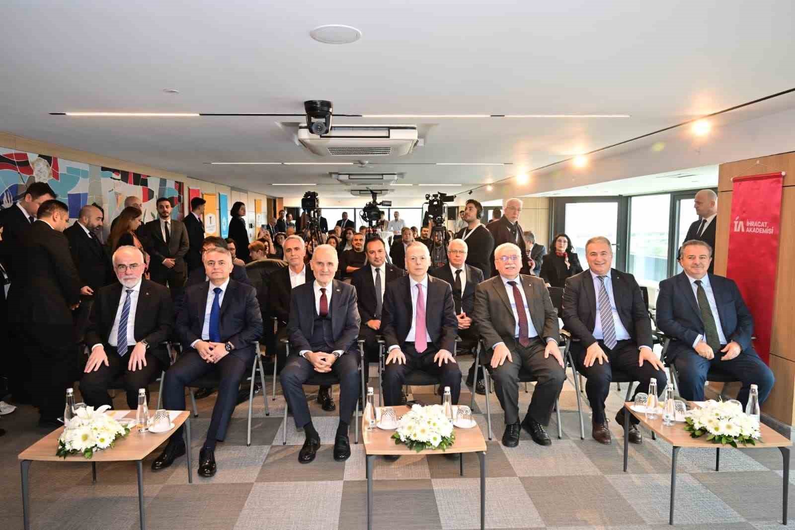 İstanbul Ticaret Odası ve İstanbul Ticaret Üniversitesi İhracat Akademisi Projesi için bir araya geldi
