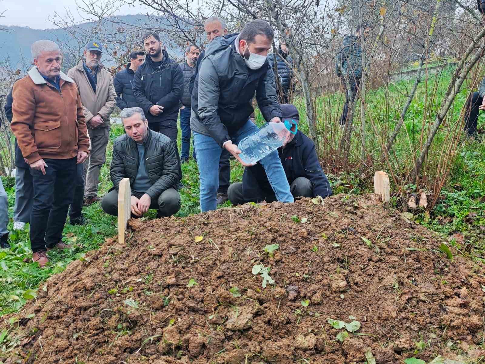 Sakarya’da 8 yaşındaki çocuk menenjit yüzünden vefat etti
