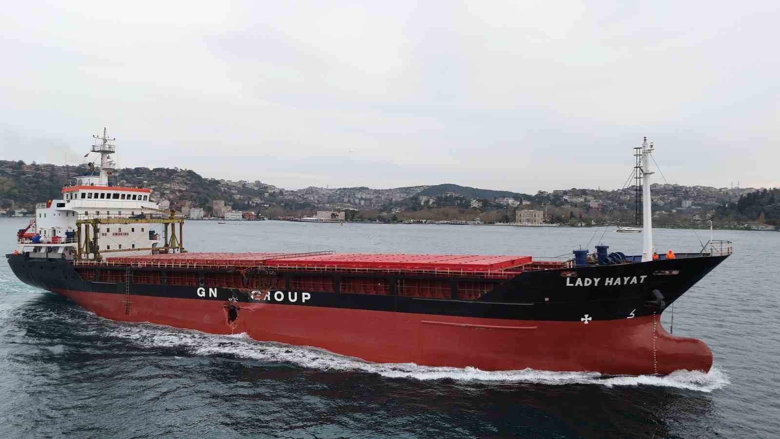 Romanya’da kazaya karışan Türk gemisi İstanbul Boğazı’ndan geçti
