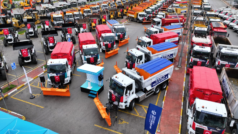 Tuz stokları dolu, araçlar hazır