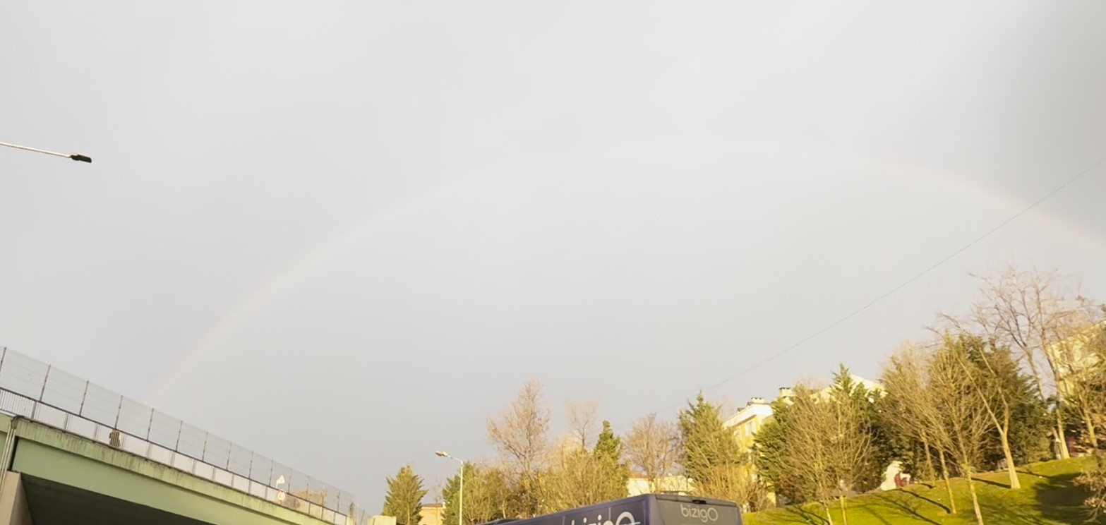 İstanbul’da gökkuşağı sürprizi
