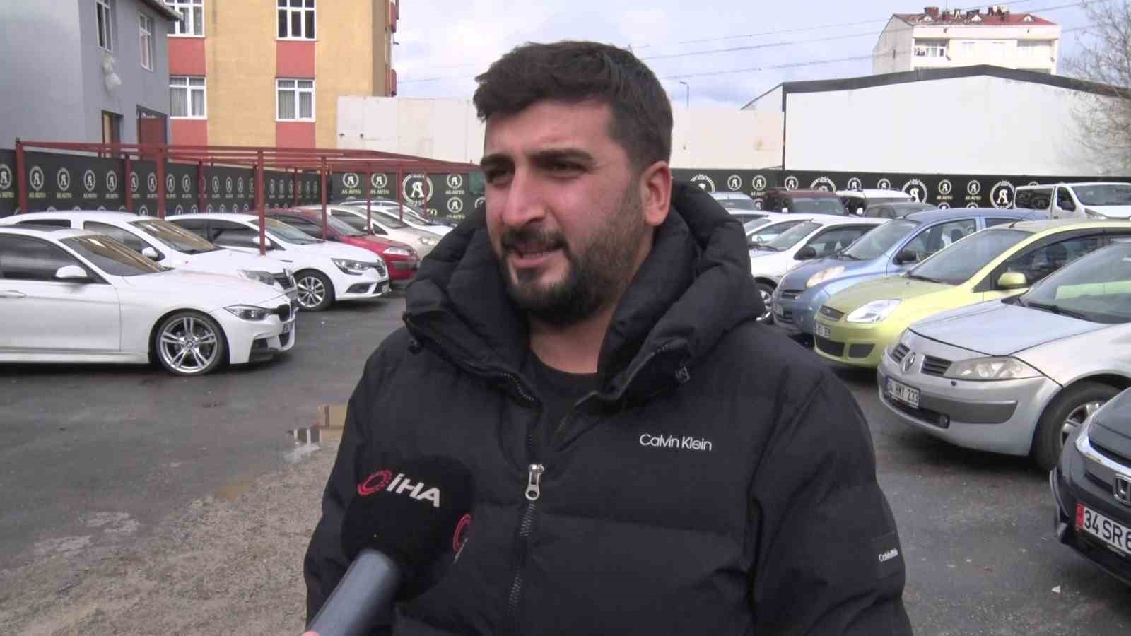 Ataşehir’de ‘yeni nesil galericilik’: Çekilişle 50 bin liraya araç sattı, Türkiye’nin dört bir yanından gelenler sıraya girdi
