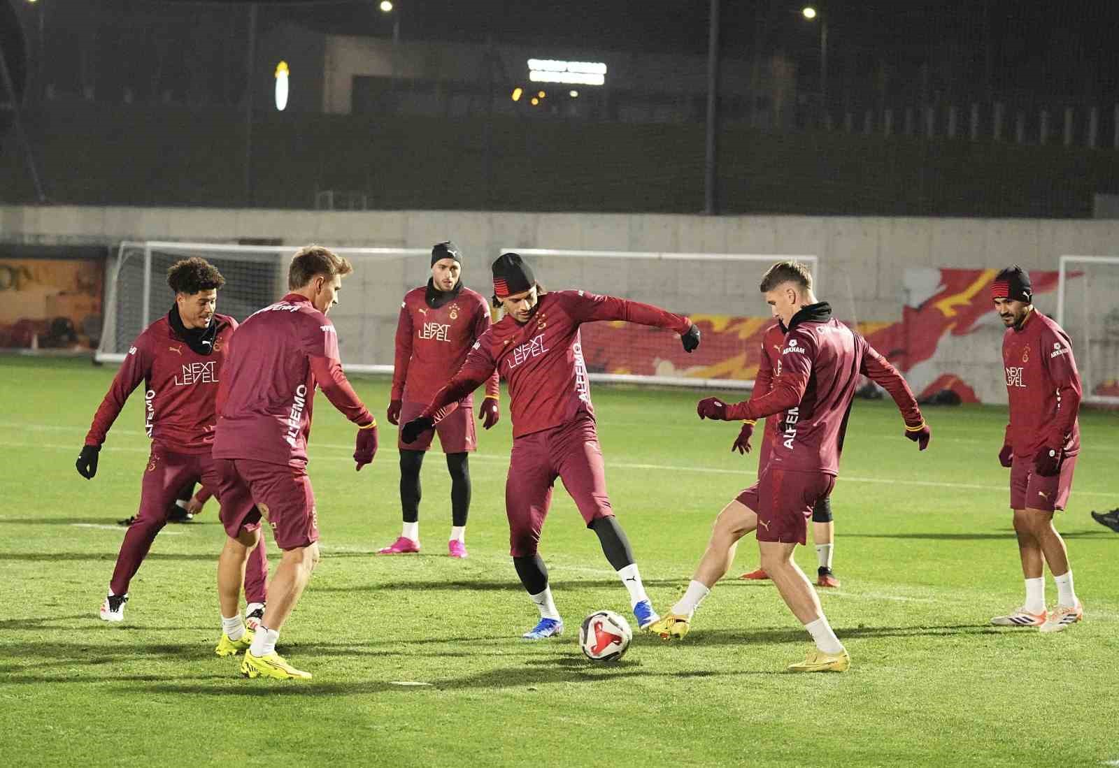 Galatasaray, Trabzonspor maçı hazırlıklarına başladı
