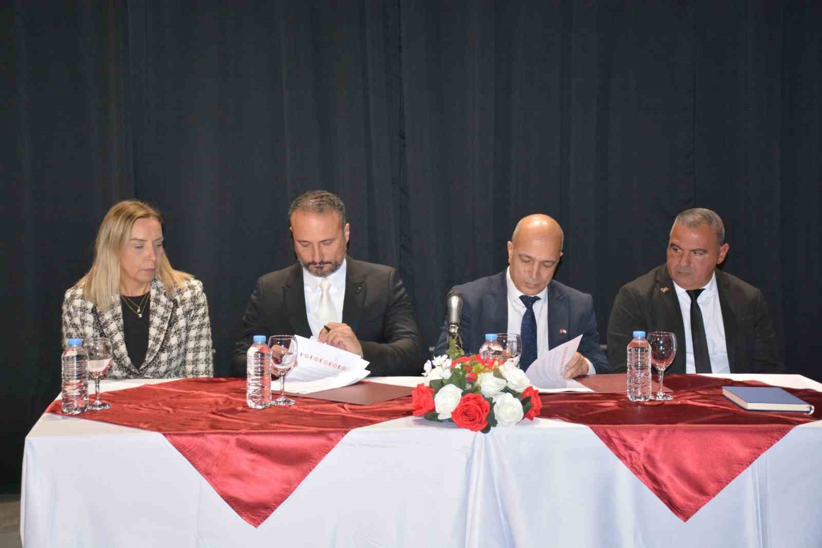 Yakın Doğu Üniversitesi Hastanesi ülke sporunun yanında
