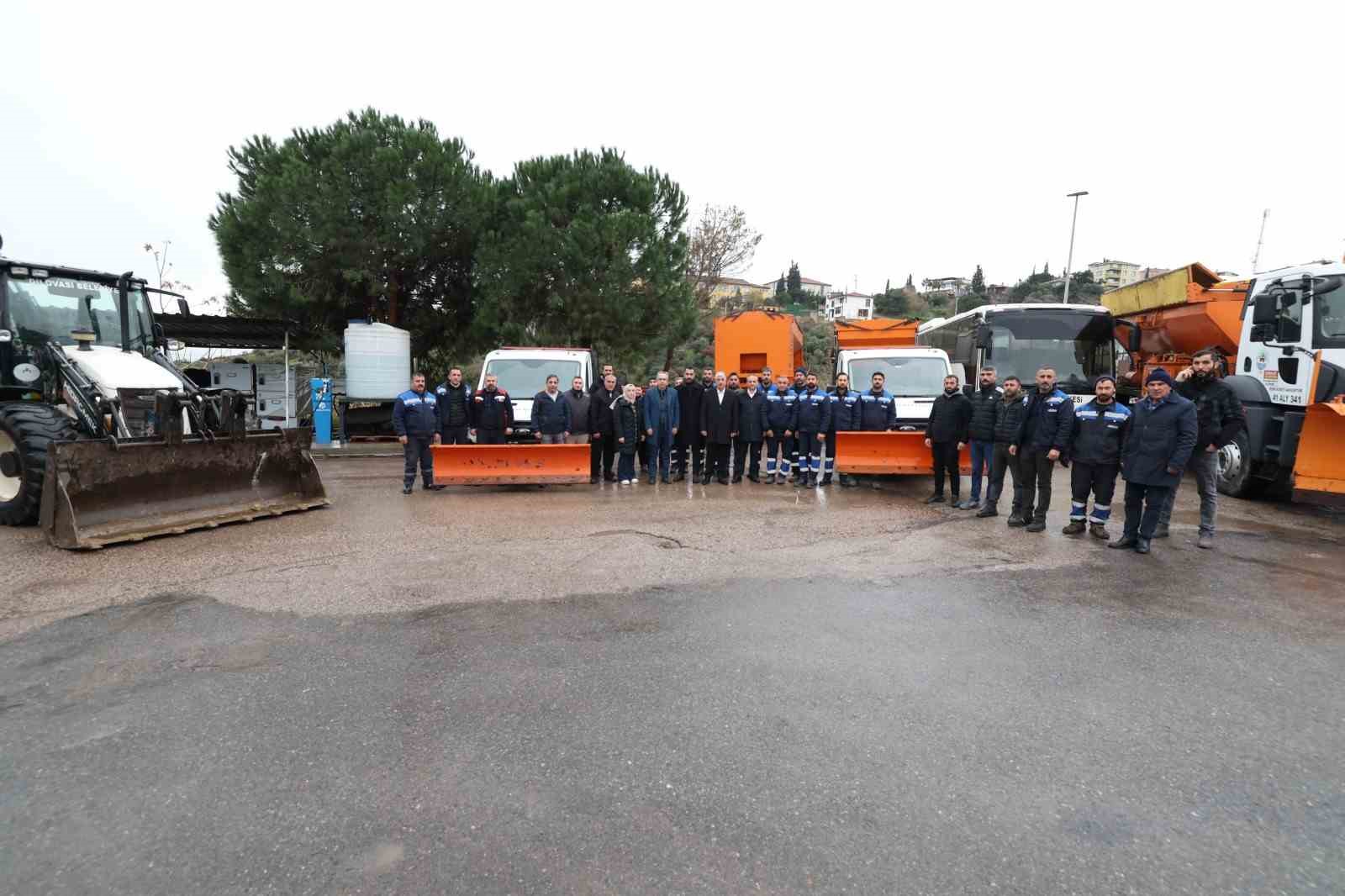 Dilovası Belediyesi karla mücadelede hazır kıta