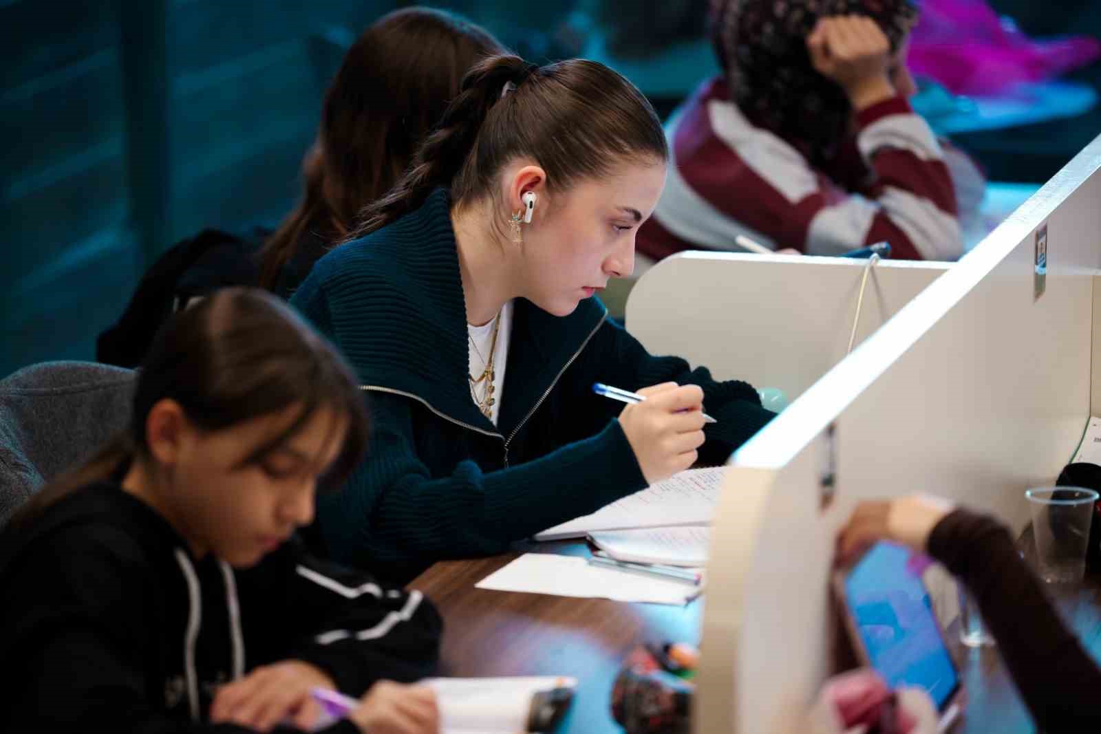 Kütüphanem Kocaeli, 1 yılda 478 bin kişiyi ağırladı
