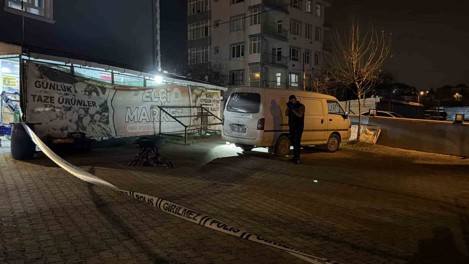 Arnavutköy’de cami avlusunda yaşlı adama silahlı saldırı: 1 yaralı
