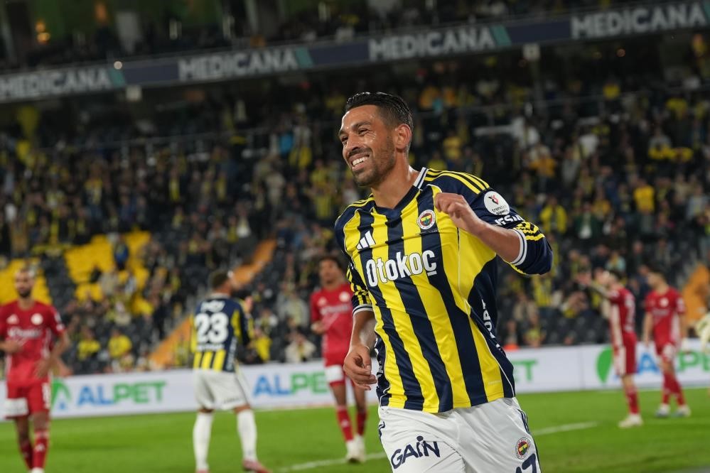 Fenerbahçe, İrfan Can Kahveci’yi Kasımpaşa’ya kiraladı
