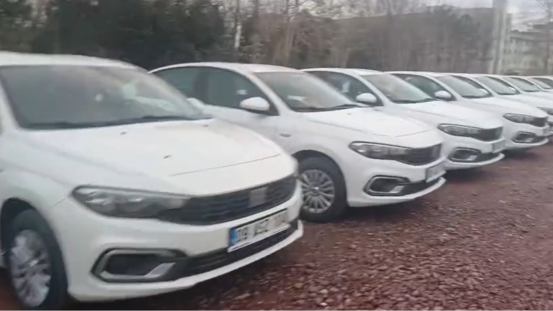 Hastane otoparkına filo araçları park edildi