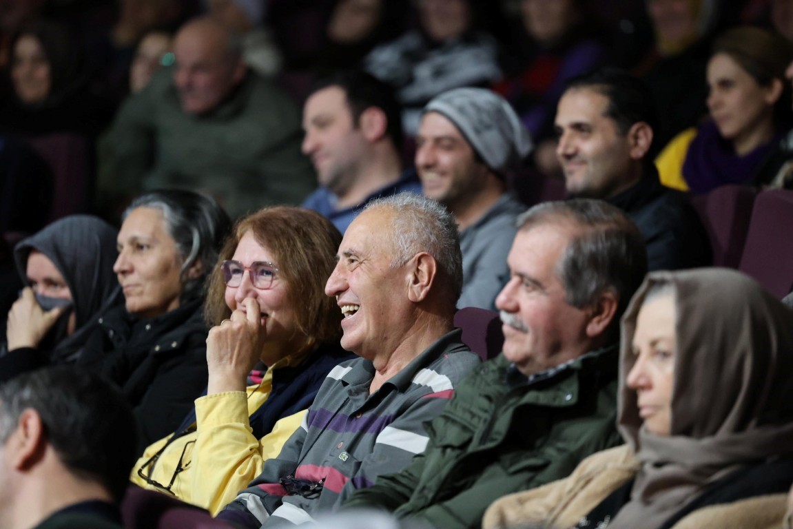 Kartepe’de "Anlat bakalım" oyunu sahnede