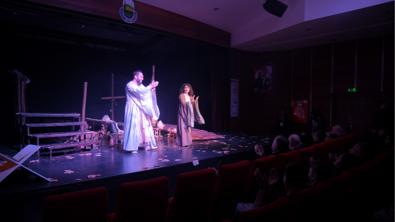 Kocaeli Şehir Tiyatroları, İnegöl Tiyatro Festivali'nde sahne aldı