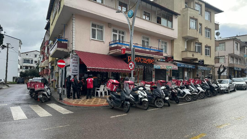 Körfez’de Yemeksepeti kuryeleri kontak kapattı