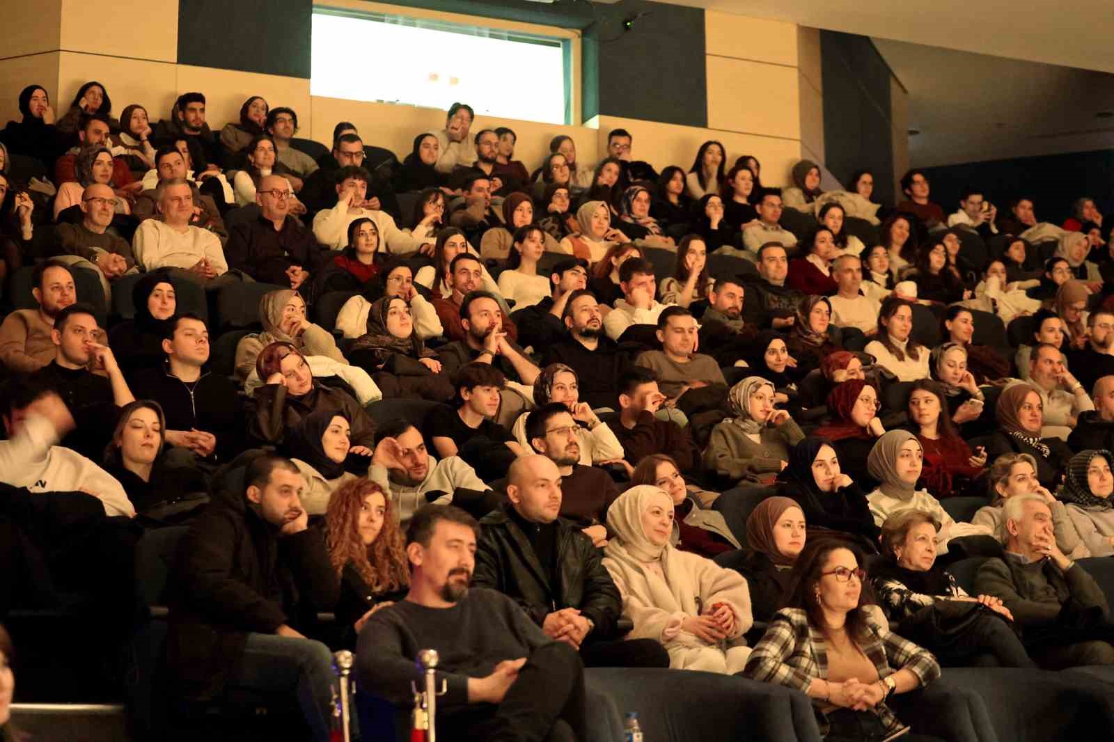 "Carmen" gösterisi sanatseverlerden alkış topladı
