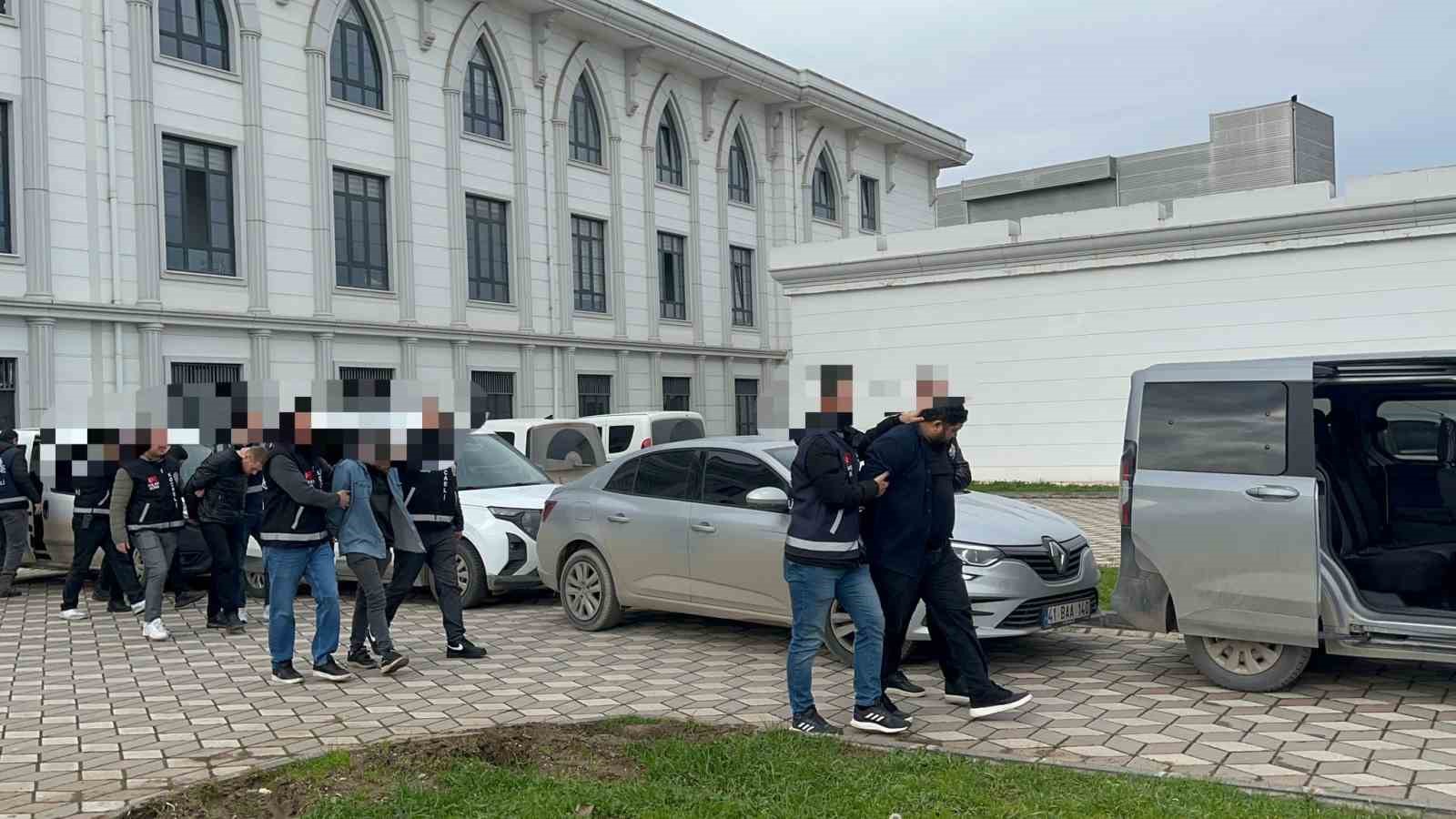 Doktor ve iş insanına silahlı saldırı planlayan şüphelilere operasyon: 6 gözaltı