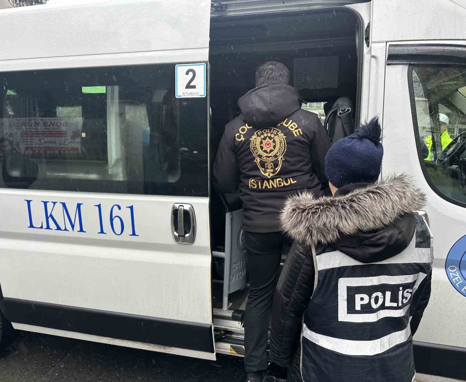 Şişli’de polis ekiplerinden okul çevrelerinde sıkı denetim