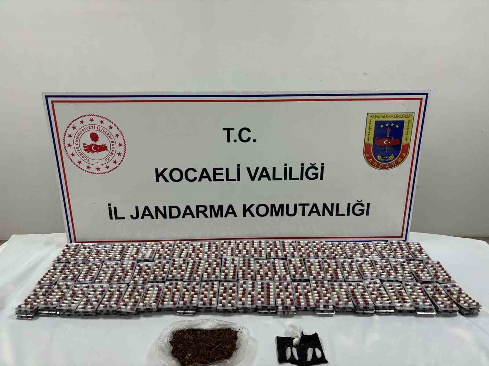 Kocaeli’de 3 kilo bonzai ve 5 bin hap ele geçirildi