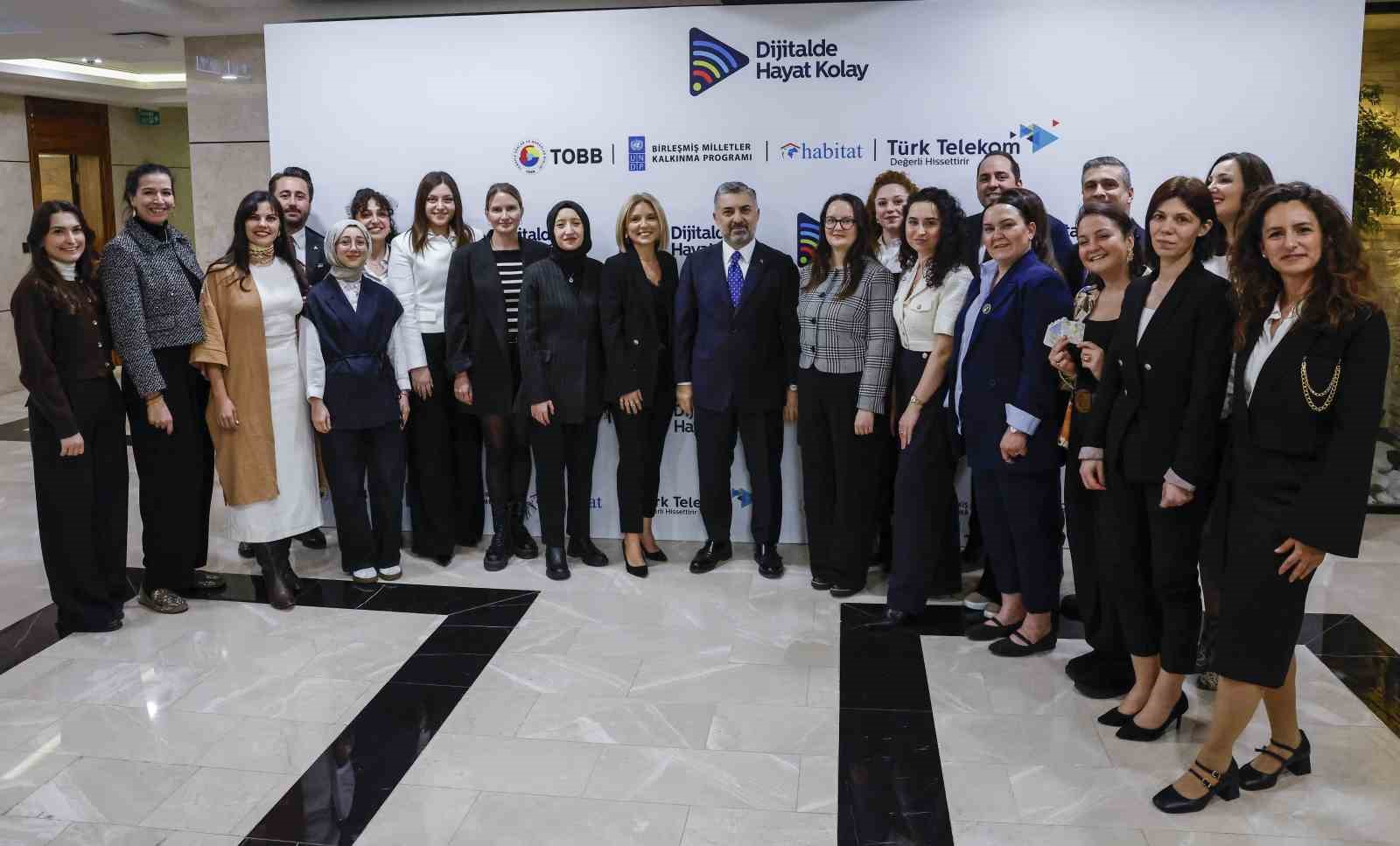 ‘Dijitalde Hayat Kolay’ projesi kapsamında 50 bin kadına ulaşıldı
