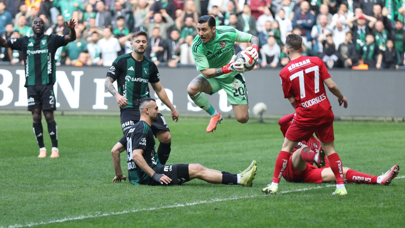 Kocaelispor evinde 3-0 galip geldi