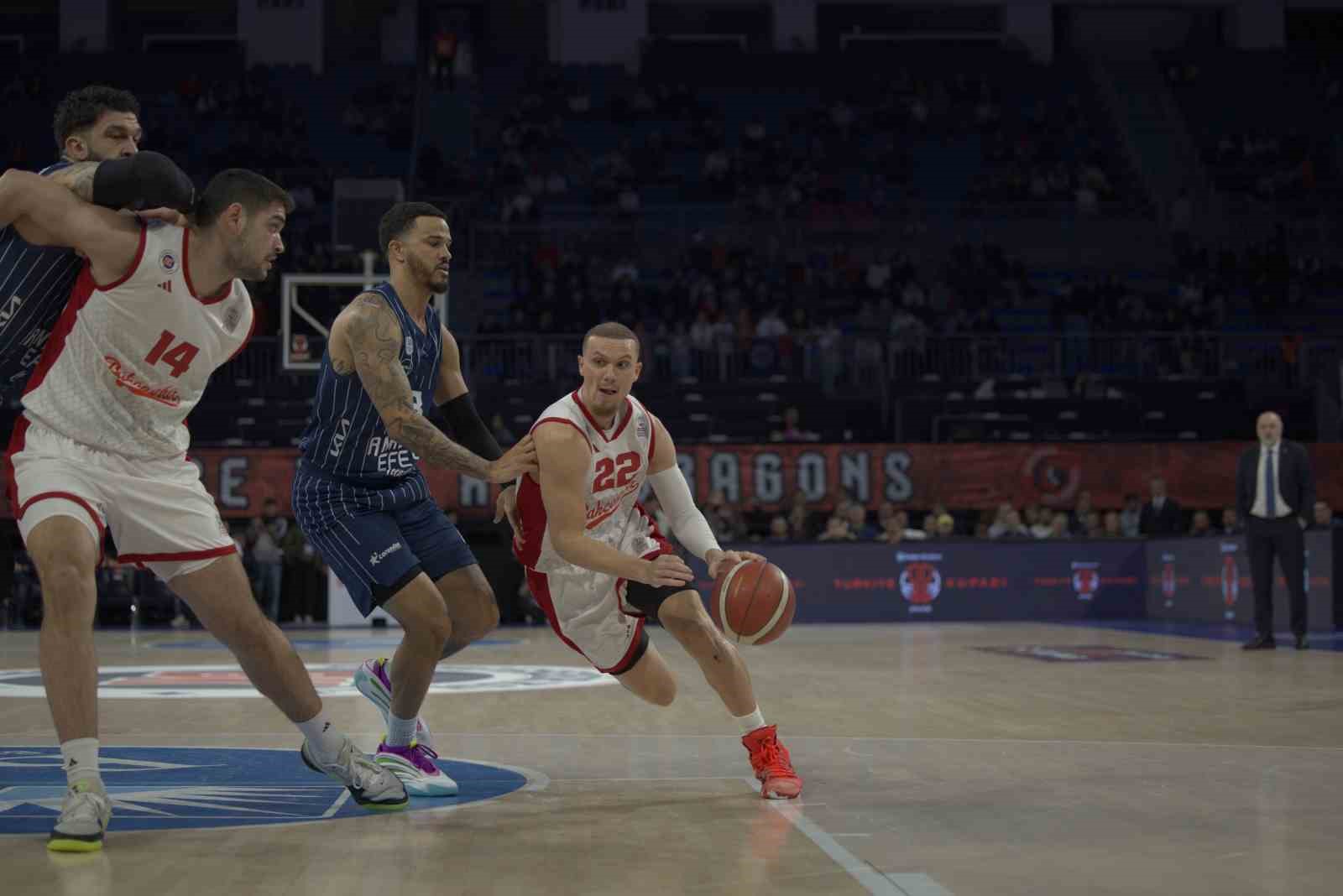 Ziraat Bankası Erkekler Türkiye Kupası: Bahçeşehir Koleji: 67 - A. Efes: 88
