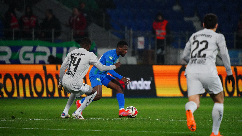 Karşılaşmanın ilk yarısını Çaykur Rizespor 1-0 önde kapattı